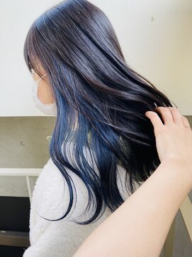 アクアオモテサンドウ(ACQUA omotesando) △ブリーチありインナーカラーブルーロングヘア髪質改善