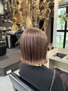 パム 恵比寿(PAM.) ピンクベージュとボブ