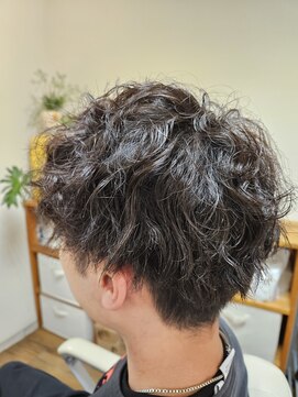 バズ(BUZZ) ツーブロック×パーマ