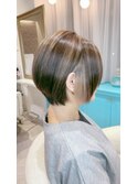 ショートボブ