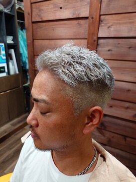 ラボーテイサミヘアーイースト(La.beaut'e ISAMI HAIR EAST) ダークアッシュカルマパーマベリーショート〈理容室〉東浦和
