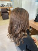 透け感ベージュ