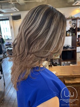 ウル(Ulu) #ホワイトベージュバレイヤージュ