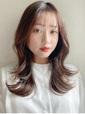 大人ガーリーダークアッシュミディアムレイヤー似合わせカット