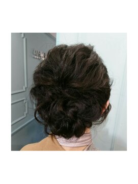 カットインソーレ 光町店(Cut Inn Sole) ゆるふわシニヨン