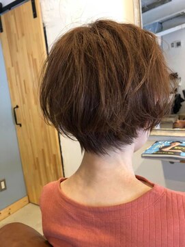 エルモ(ELMO) ショートボブ (襟残し)