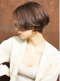 横顔美人なショートヘア