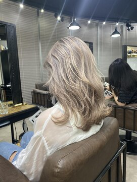 アルカナ 明治神宮前原宿(ARCANA) 外国人風バレイヤージュ ハイライトカラー アッシュベージュ