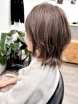 エモヘアー(emo hair) ショートレイヤーくびれスタイル