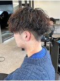 スパイラルパーマツイストパーマアップバング短髪メッシュ
