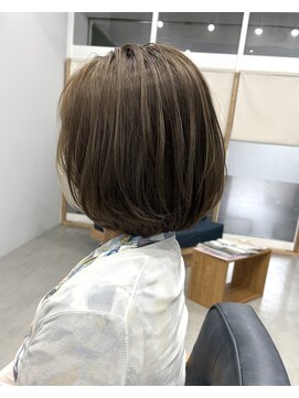 チーク(CHiiK) グレージュ