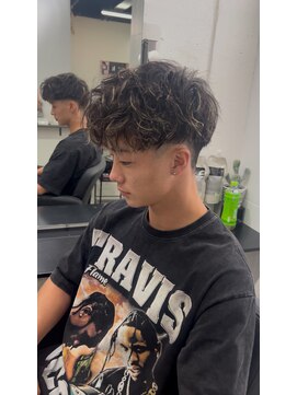 メンズサロン キング 高槻店(Men’s salon K!ng) 波巻きツイストスパイラルパーマ/フェザーパーマ/眉毛/メンズ
