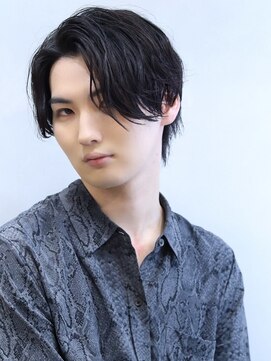 コンフィデンス メンズヘアー(confidence MEN'S HAIR) 韓国風 黒髮カルマパーマ 詳細は@confidence_tk