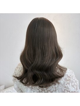 アコレ カリテ 草津店(ACCOLE qualite) 透明感たっぷり♪オリーブベージュ