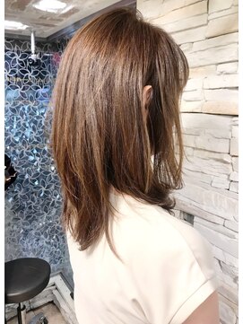 ミッシェル アフロート(michelle afloat) ミネコラくびれトップふんわり動き簡単まとまるツヤカーブカット