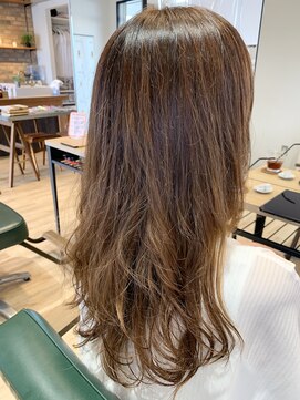 サラ(sarah) ナチュラルカールロングスタイル