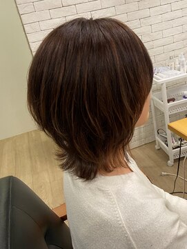 エーケーエー(hair life a.k.a) くびれ外ハネ