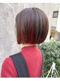推しカラーレッドオレンジインナーカラー切りっぱなし　ミニボブ
