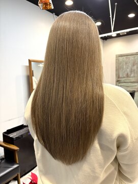 リノナ(Linona) ロングショートワンカールパーマカーキグレージュ前髪錦糸町