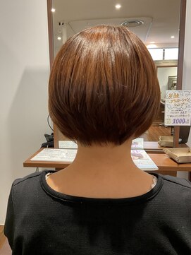 アミカ シーモール店(Amica) 前下がりショートボブ