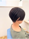 女性の刈り上げショート