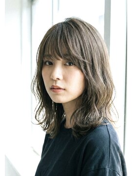 フェアスティックリヒト(VERSTECK Licht) マットベージュ×揺らぎパーマ