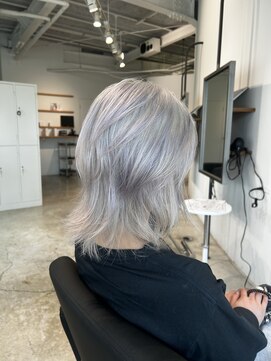 アミィ 半田青山店(Ami) ホワイトシルバーウルフカット