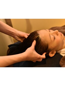 髪がまとまらなくて悩んでいる方やリラックスしたい方は《ROSE QUARTZ≫のヘッドスパ♪完全個室で特別感◎