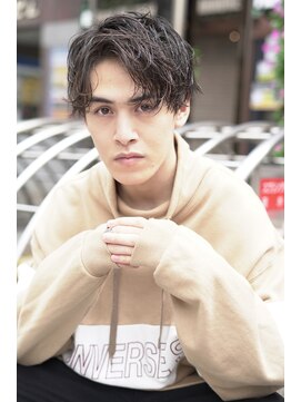 ジョエミバイアンアミ(joemi by Un ami) 《joemi 新宿》モテNO1濡れ髪パーマのセンターパートヘア　近江