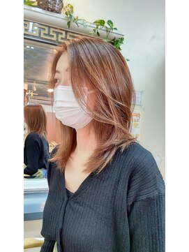 ヘアサロン スリーク(Hair Salon Sleek) ライトベージュ×ミディアムヘア