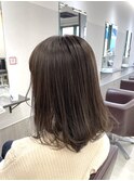 透明感軽やかミディアムボブ