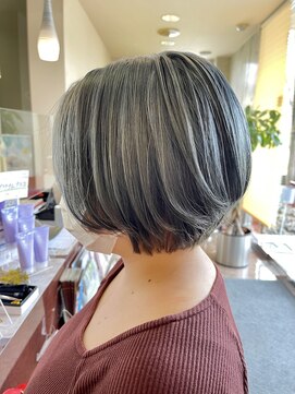 アミークス(amicus) 【amicus】のりスタイル　プラチナカラー×ナチュラルボブ