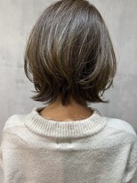 キチ(kichi.)&nbsp;[kichi.] くすみベージュ×くびれボブ
