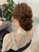 ニィ(2iee.)&nbsp;シニヨンアレンジ