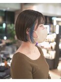 イヤリングカラーミニボブインナーブルーぱつっとボブ