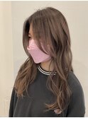 顔周りレイヤーカットくびれヘアミルクティーベージュカラー