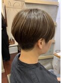 刈り上げマッシュ×グレージュハイライト