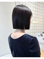 黒髪_切りっぱなし_タッセルボブ_ミニボブ