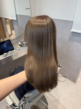 サロウィン 静岡 呉服町通り店(SALOWIN) 春ベージュ