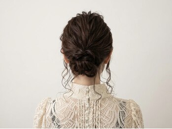 オーブ ヘアー リリー 博多2号店(AUBE HAIR lily)の写真/ヘアセットにもこだわりたい方向け◎結婚式やお呼ばれ等、大切な1日を素敵に彩るお手伝い/ヘアセット¥3500