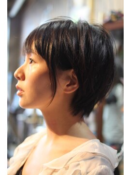 オーバーキャプテンネイキッド(OVER CAPTAIN NAKED) スッキリキュートショートボブ (耳かけショート)