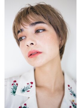 ピズム(PISM) ジェンダーレスイメチェンショート/フォギーベージュ