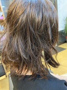 アッシュ(ASH) クセを生かしたふわふわ可愛い