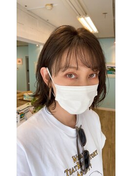 ピース トウキョウ(PEACE TOKYO) シースルーバングの耳掛けスタイル