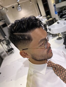 フランクスバーバーザスタンド(Frank’s barber the stand)の写真/22時まで空いてるので仕事帰りのビジネスマンや学生さんも大歓迎！貴方らしいstyleを楽しんで◎