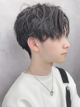 フィフスワン(fifth one) センターパート/波巻きパーマ/スパイラルパーマ/ウルフ