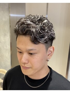 レイズ 名古屋(RAYS) ショートパーマハイライトカラー/短髪