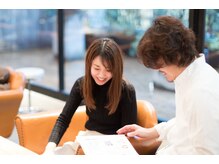 まずは丁寧なカウンセリング（髪質改善トリートメント/酸性ストレート/縮毛矯正/イノアカラー/白髪ぼかし）