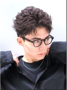 フィフス トウキョウ (fifth TOKYO) 渋谷緩めフェザーショートフェザーパーマセンターパート