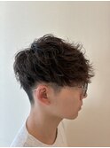 前下がりツーブロック×緩めウェーブパーマ